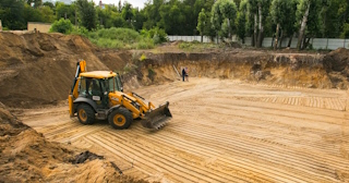 Разработка котлована Сарапул стоимость за от 562 руб. м3 - заказать работы по копке и рытью котлованов | траншей